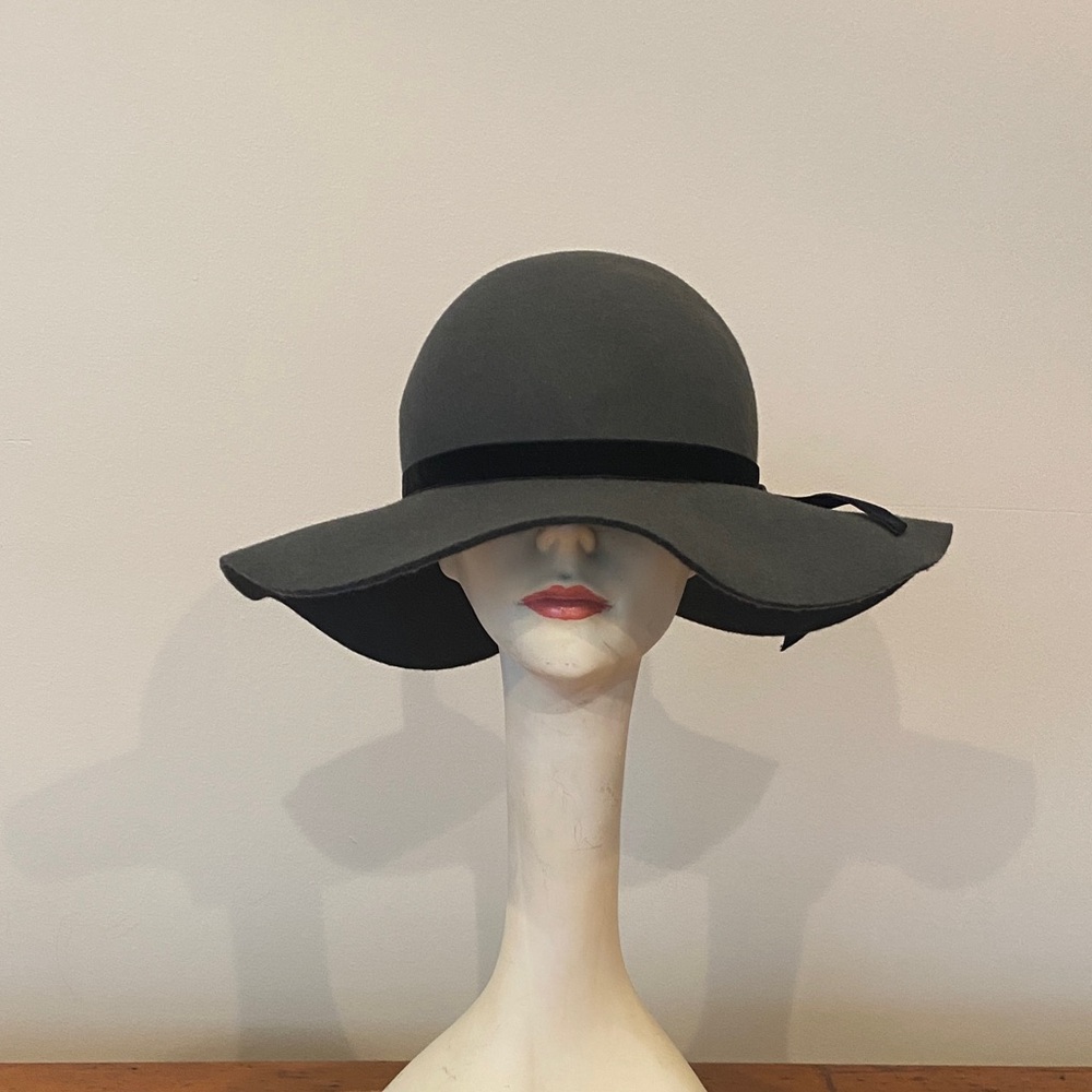 Kathy Jeanne 100% woolfelt hat grey black ribbon made in USA